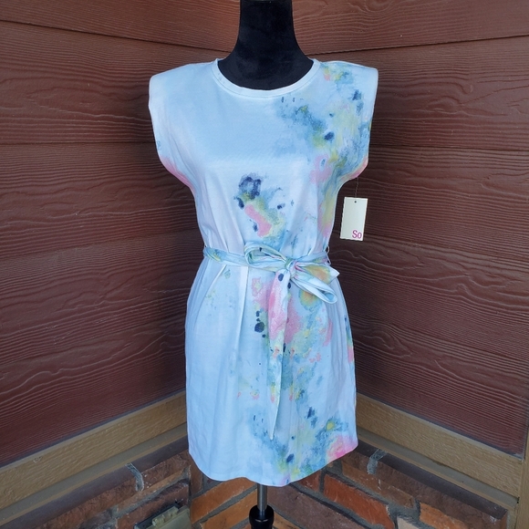 NWT SO Juniors' Shoulder Pad Dress with Self Tie Belt Tie Dye Size Medium 7/9 - Picture 10 of 16